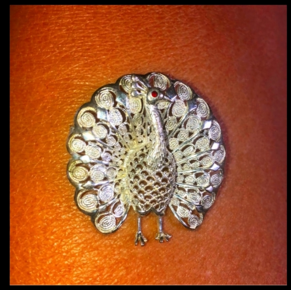 800 vintage Silver Peacock Brooch